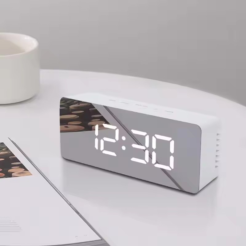 1Pc White Digital Clock LED Mi - Lighting Home Decor Wall Clocks 评论和价格